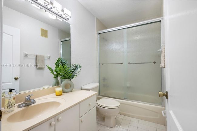 APT-4 - 7749 W 36 Th Ave, Townhouse with 3 bedrooms, 3 bathrooms and null parking in Hialeah FL | Image 17