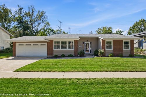 6020 Tyler Dr, Woodridge, IL, 60517-1005 | Card Image