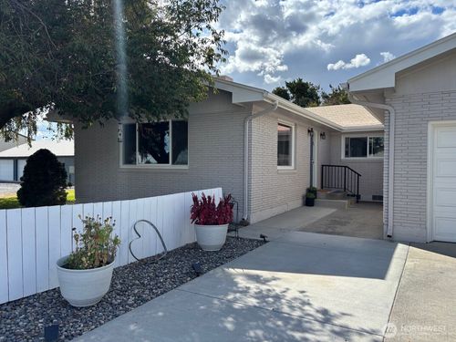 17165 Road 11 Nw, Quincy, WA, 98848-9691 | Card Image