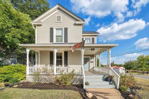 711 North St, Bedford, VA, 24523-3425 | Card Image