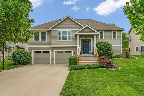 142 Aspen Ln, Lawrence, KS, 66049-4100 | Card Image