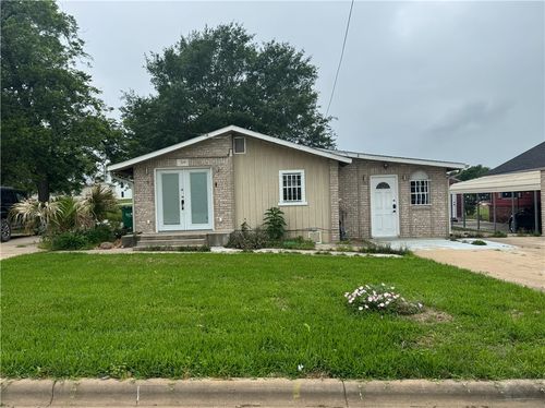 709 Sabine St, Brenham, TX, 77833-3362 | Card Image