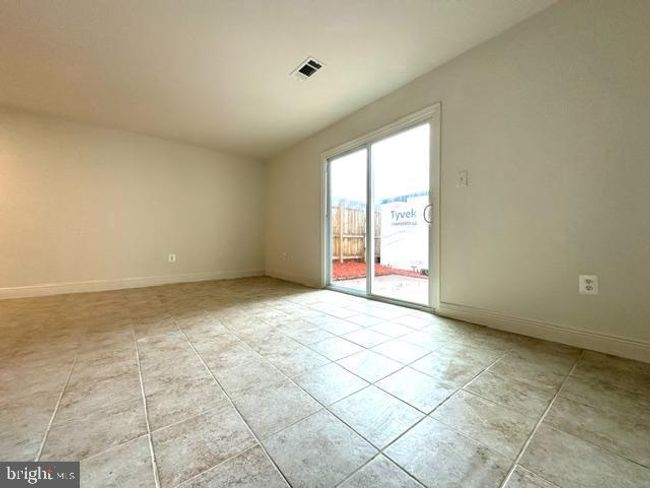 7851 W Point Ct, Townhouse with 3 bedrooms, 3 bathrooms and null parking in MANASSAS VA | Image 23