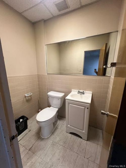 14604 Hillside Ave, Jamaica, NY, 11435-3327 | Card Image