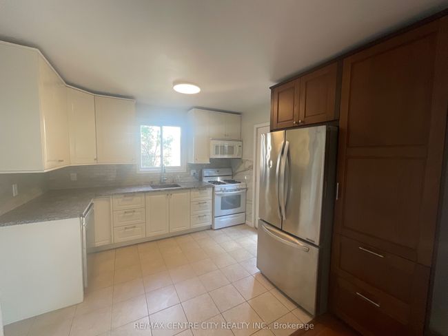 969 Apache Rd, House other with 3 bedrooms, 3 bathrooms and 4 parking in London ON | Image 13