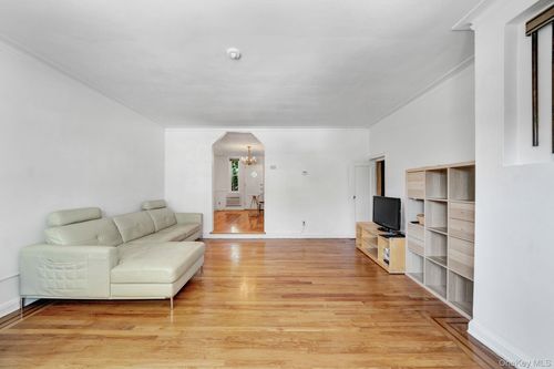 1945 Paulding Avenue, New York, NY, 10462 | Card Image
