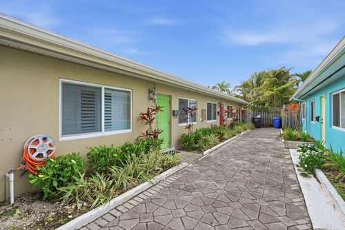 a-b-1402 Ne 32nd St, Oakland Park, FL, 33334-4508 | Card Image