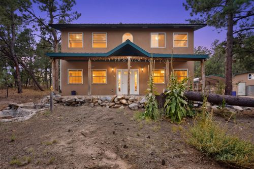 70 Nightingale Ln, Tijeras, NM, 87059-8104 | Card Image