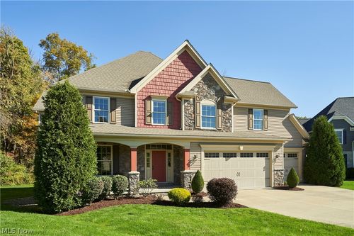 653 Archwood Rd, Wadsworth, OH, 44281-8830 | Card Image