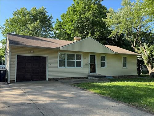 11404 Greenwood Rd, Kansas City, MO, 64134-3641 | Card Image