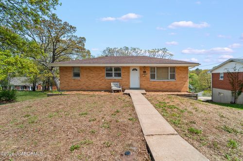 1205 Edgewood Dr, Jefferson City, MO, 65109-1893 | Card Image