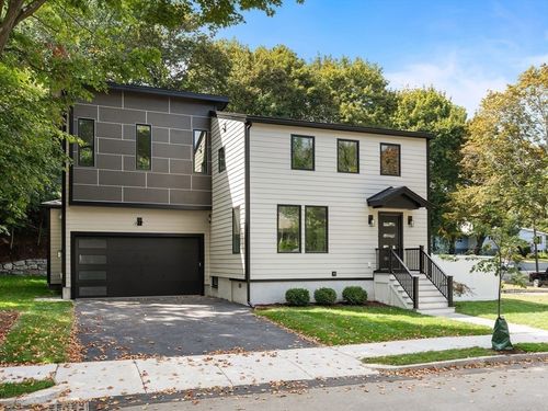 76 Harding St, Newton, MA, 02465-1320 | Card Image