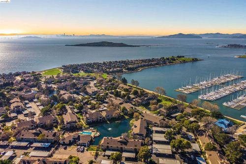 91 Marina Lakes Dr, Richmond, CA, 94804-7450 | Card Image