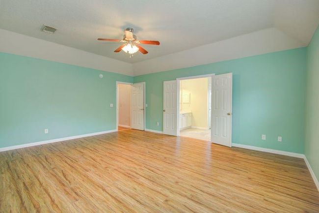 2917 Veva Dr, House other with 4 bedrooms, 3 bathrooms and 2 parking in Pearland TX | Image 36