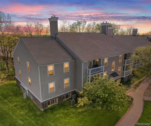 101 Fieldcrest St, Ann Arbor, MI, 48103-6686 | Card Image