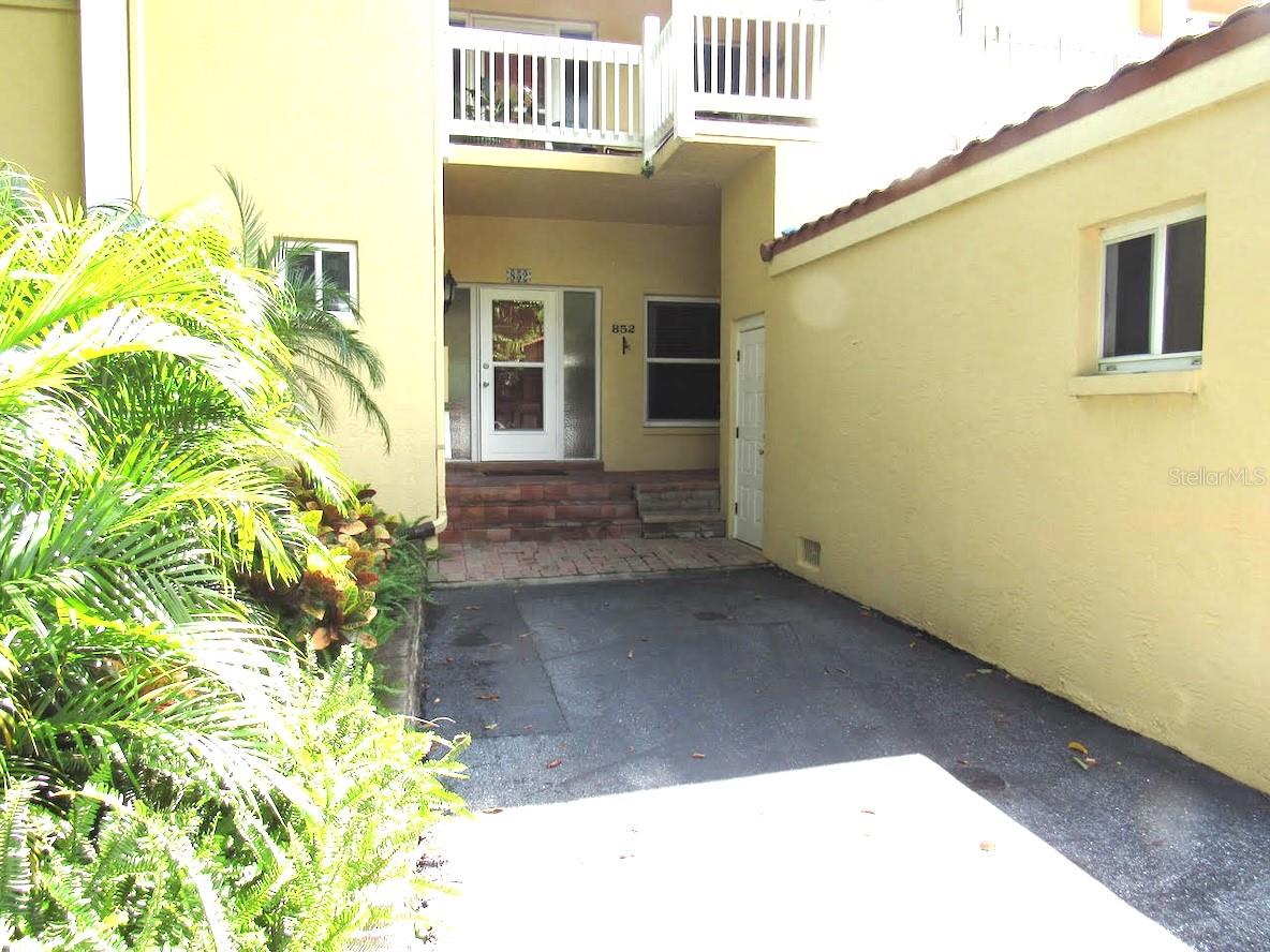 Hudson Ave, Sarasota, FL 34236