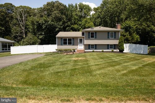 27990 Woods Rd, EASTON, MD, 21601-7246 | Card Image
