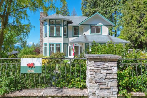 1377 Marlene Rd, Roberts Creek, BC, V0N2W2 | Card Image