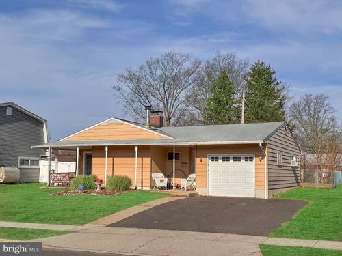 33 Twisting Ln, LEVITTOWN, PA, 19054-2913 | Card Image