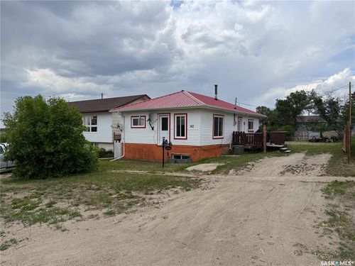 102 Wayne St, Abbey, SK, S0N0A0 | Card Image
