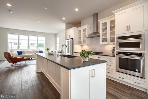 1770 Violet Ridge Pl, MCLEAN, VA, 22102-4127 | Card Image