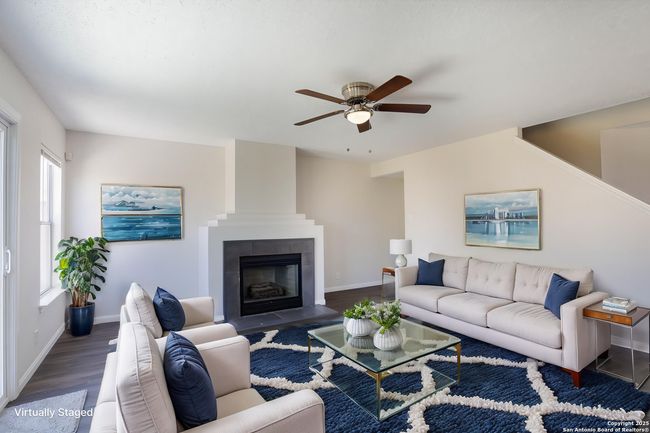 Living Room | Image 11