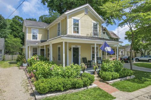 216 S Pearl St, Granville, OH, 43023-1419 | Card Image