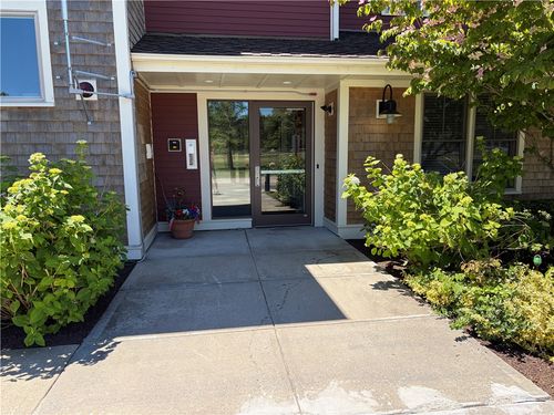 102-190 Clarke Rd, Narragansett, RI, 02882-4554 | Card Image