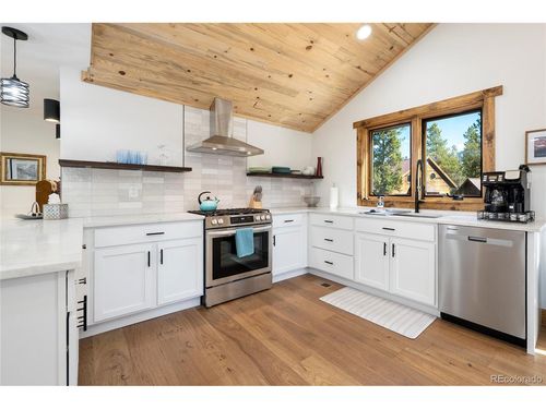 900 Tallaqua Dr, Grand Lake, CO, 80447-5487 | Card Image