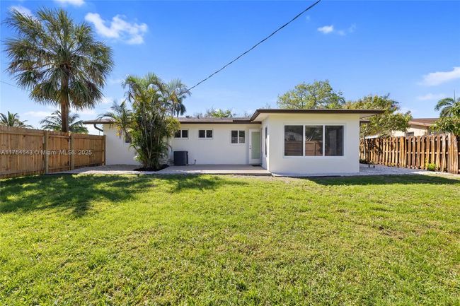 211 Sw 14 Th St, House other with 3 bedrooms, 2 bathrooms and null parking in Pompano Beach FL | Image 28