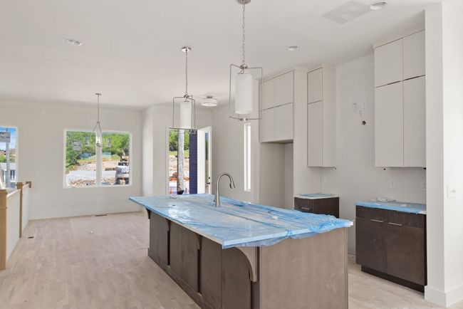 APT-13 - 1016 W Trinity Ln, House attached with 3 bedrooms, 4 bathrooms and 2 parking in Nashville TN | Image 5