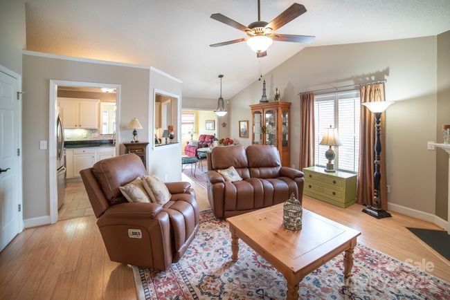 137 Lady Slipper Ln Sw, Townhouse with 3 bedrooms, 2 bathrooms and null parking in Valdese NC | Image 8