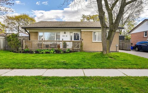 919 Bayview Ave, Whitby, ON, L1N1E2 | Card Image
