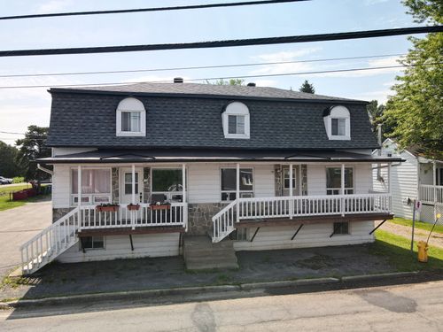 {{alt}} | Card Image