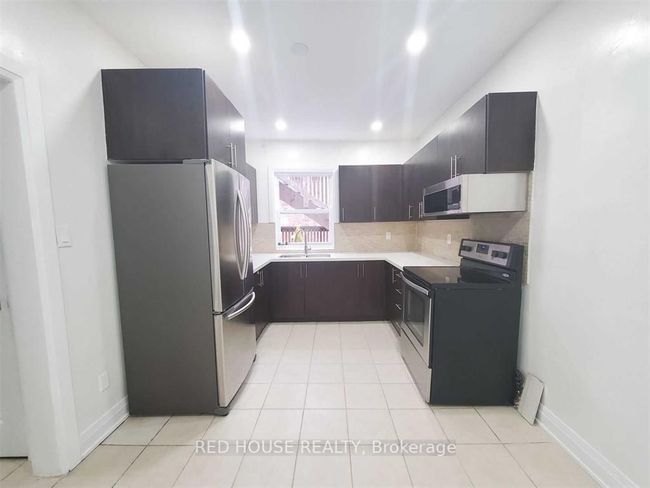 3 - 77 Victoria Ave N, Home with 2 bedrooms, 1 bathrooms and 1 parking in Hamilton ON | Image 11