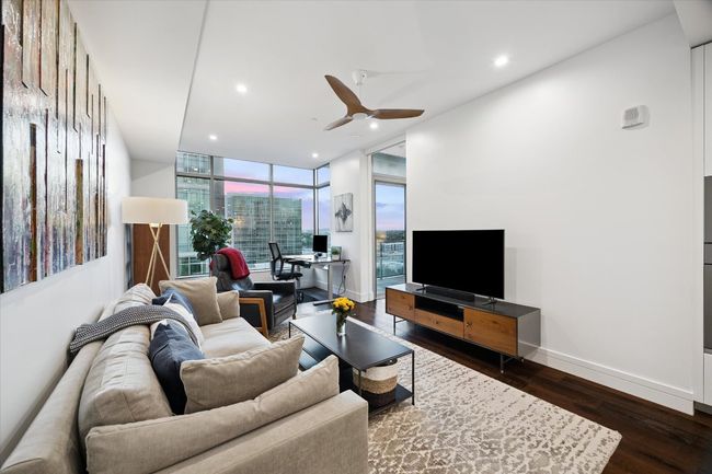 Open living room | Image 7