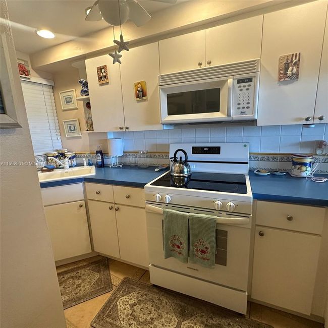 APT-707 - 710 N Ocean Blvd, Condo with 2 bedrooms, 2 bathrooms and null parking in Pompano Beach FL | Image 11
