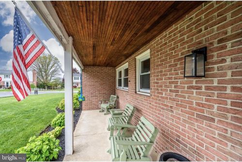 1519 Durwood Dr, READING, PA, 19609-1019 | Card Image