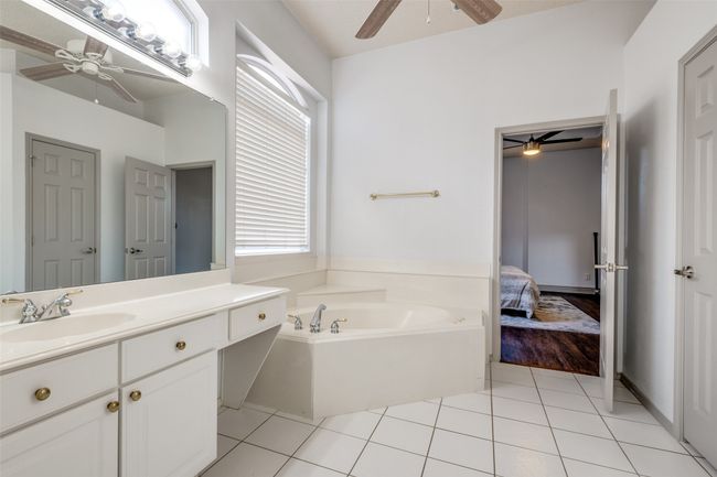 4910 Bayport Cir, House other with 4 bedrooms, 4 bathrooms and null parking in Rowlett TX | Image 12