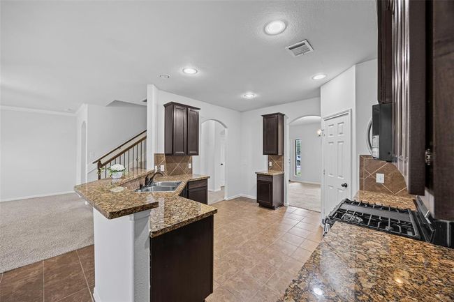 9203 Sasson Blvd, House other with 5 bedrooms, 3 bathrooms and 2 parking in Houston TX | Image 11