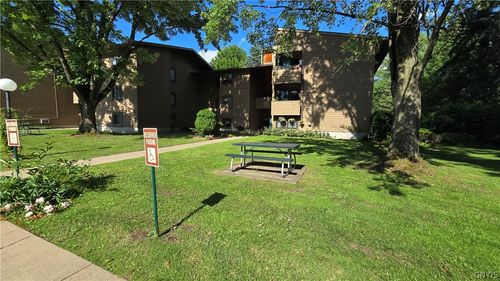 105 Watertree Dr, East Syracuse, NY, 13057-1915 | Card Image