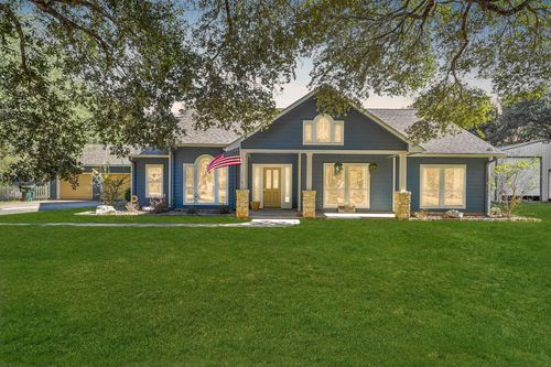 414 Brazos Hill Ln, Sealy, TX, 77474-9112 | Card Image