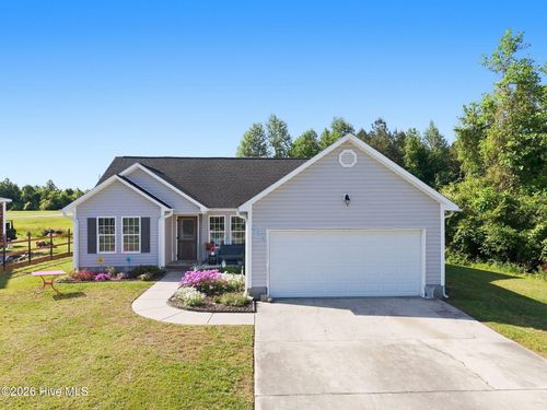 520 Comfort Rd, Richlands, NC, 28574-6145 | Card Image