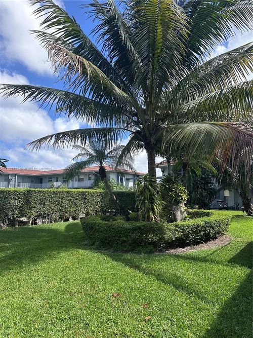 9-4050 Nw 135th St, Opa-Locka, FL, 33054-4622 | Card Image