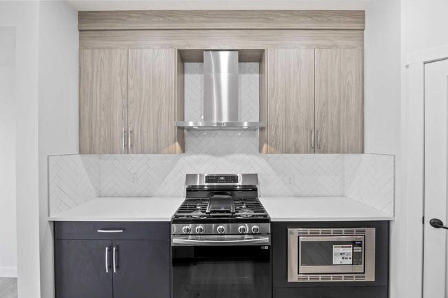 501 Corner Meadows Way Ne, House other with 3 bedrooms, 3 bathrooms and 4 parking in Calgary AB | Image 12