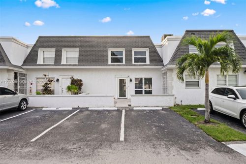 613-613 Ne 26th Ave, Hallandale Beach, FL, 33009-2940 | Card Image