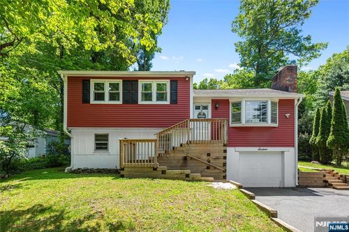 16 Sioux Trl, Denville, NJ, 07834-1112 | Card Image