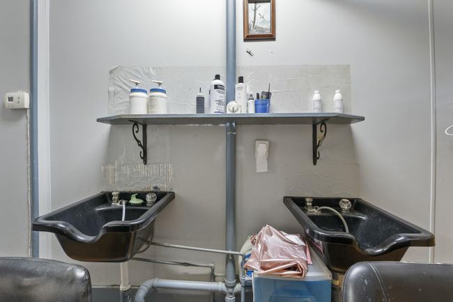Hair Salon | Image 14