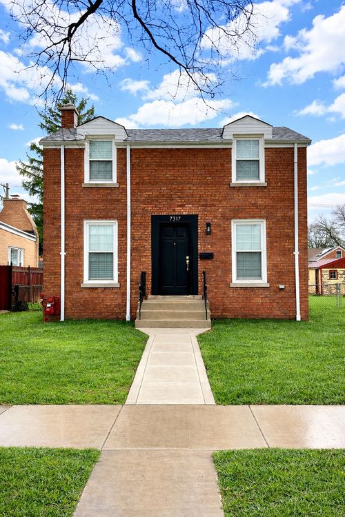 7317 S Mozart St, CHICAGO, IL, 60629-3032 | Card Image