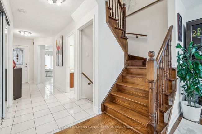 8 Louana Cres, Condo with 4 bedrooms, 4 bathrooms and 2 parking in Vaughan ON | Image 15